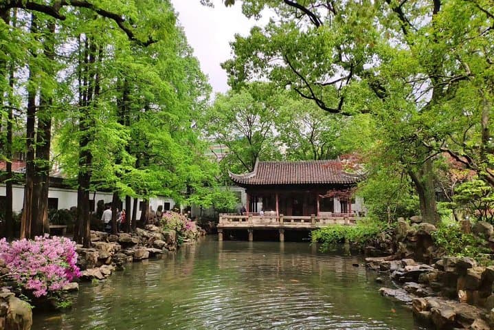 Private Full-Day Classic Shanghai Shore Excursion: Bund, Yu Garden & Shanghai Tower photo 3