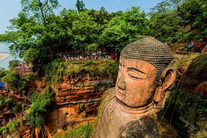Chengdu Private Day Tour: Panda Base Morning & Leshan Giant Buddha Boat Experience photo 5