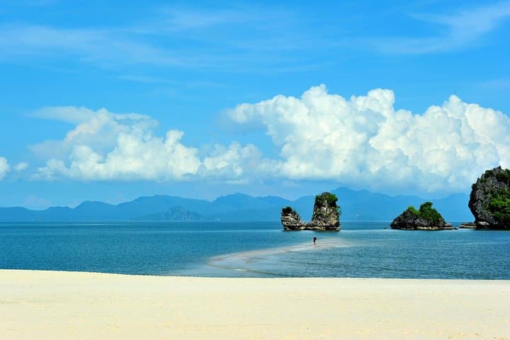 Private Langkawi Highlights Tour: Cable Car, Waterfalls & Duty-Free Beaches photo 3