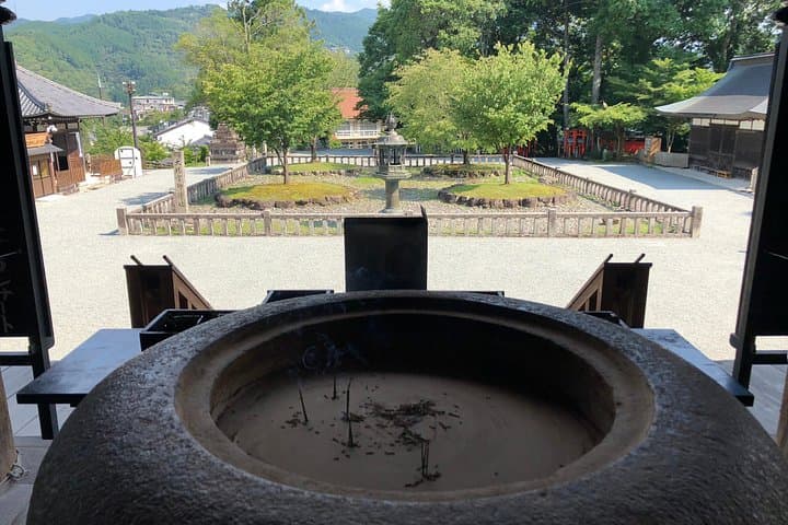 Hike Yoshinoyama: Historic Cherry-Tree Trails of Mount Yoshino photo 4