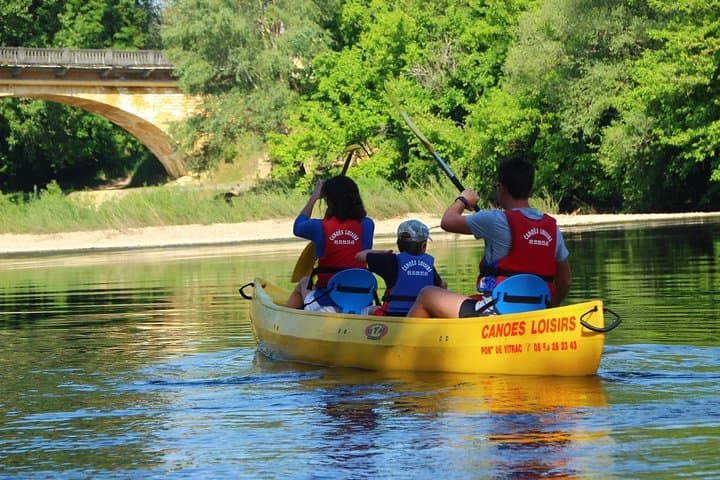 Canoe the Dordogne from Vitrac: Riverside Castles, Swimming and Village Stops