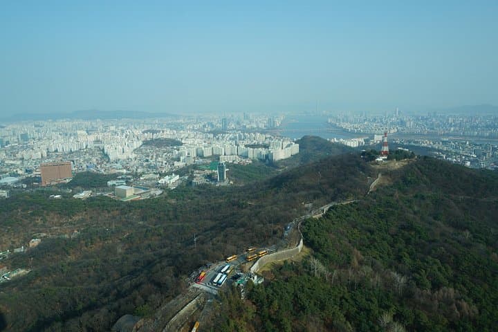 Private Seoul Tour: Palaces, Markets, DMZ & Airport Transfer — Customizable 9‑Hour Experience photo 3