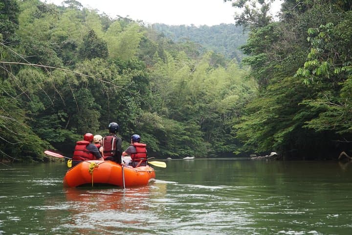 Medellin Rafting on Rio Calderas — Full-Day Intermediate Whitewater Trip photo 3