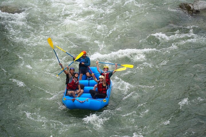 Medellin Rafting on Rio Calderas — Full-Day Intermediate Whitewater Trip photo 4