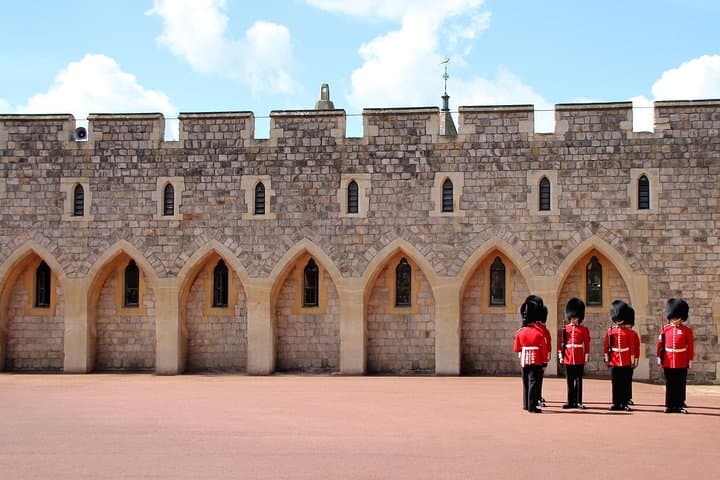 Independent Windsor Castle Visit with Private Driver — 5-Hour Tour from London