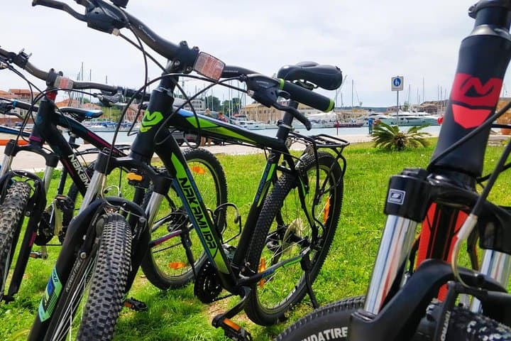 Coastal Bike Rental and Island Loop from Trogir photo 5
