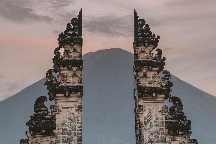 Lempuyang Temple Tour: Gate of Heaven, Taman Ujung, Tirta Gangga & Virgin Beach (8‑Hour) photo 5