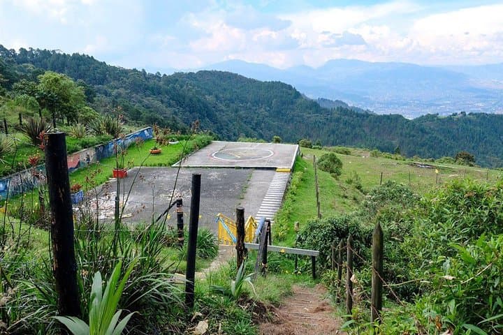 La Catedral Prison Trek: Medellín Jungle Hike with Waterfall & History photo 3