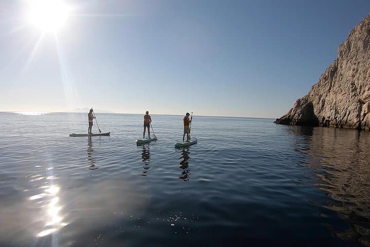 Santorini Stand-Up Paddle and Snorkel: Caldera Cliffs & Hidden Cove SUP Tour