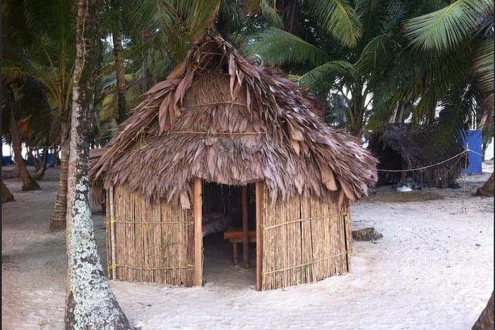 San Blas Islands Private Cabin: 2-Day Isla Aroma Island Hopping Adventure photo 5