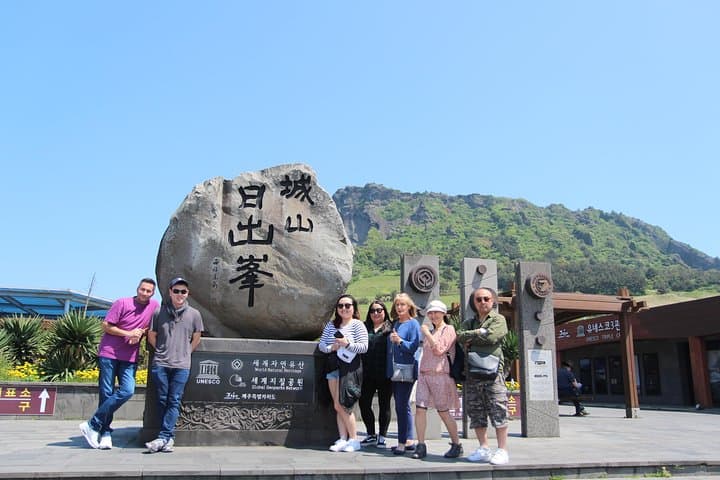 3-Day Private Jeju Island Tour: Seongsan Sunrise, Manjanggul Cave & NANTA Show