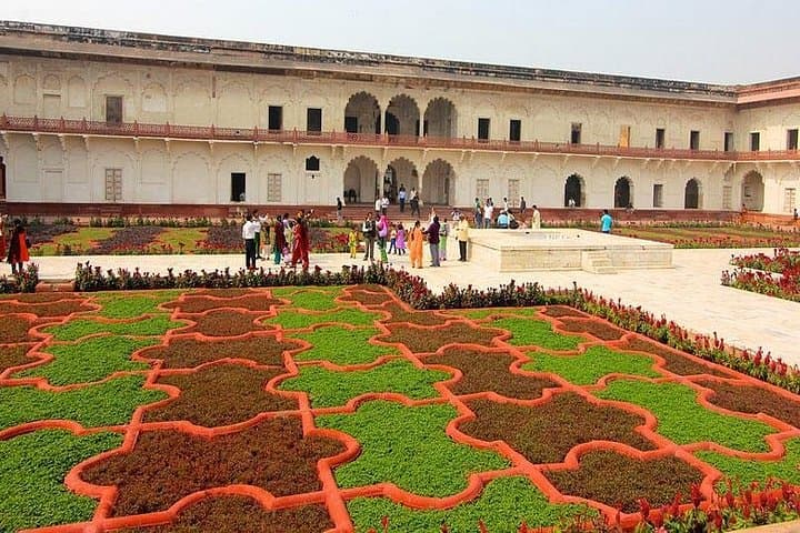 Jaipur to Taj Mahal in One Day: Private Agra Tour with Sunset at Mehtab Bagh photo 4