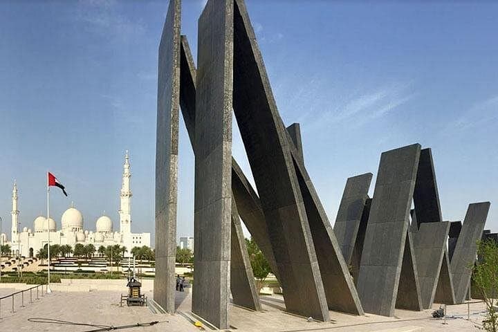 Abu Dhabi in One Day: Private Highlights Tour with Falcon Hospital & Grand Mosque photo 2