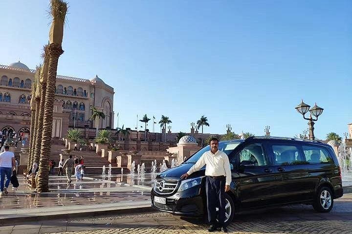 Private One-Day Abu Dhabi Highlights: Grand Mosque, Falcon Hospital & Dubai Transfer photo 3