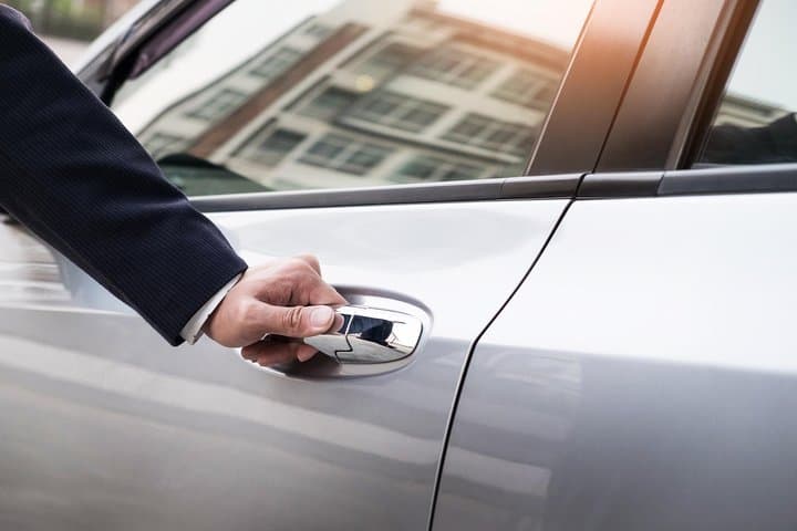 Colombo Airport to Galle Private Transfer: 3-Hour Luxury Car Ride photo 1