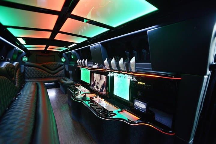 Miami & Fort Lauderdale Party Bus: Luxury Sprinter Limo Private Tour photo 5