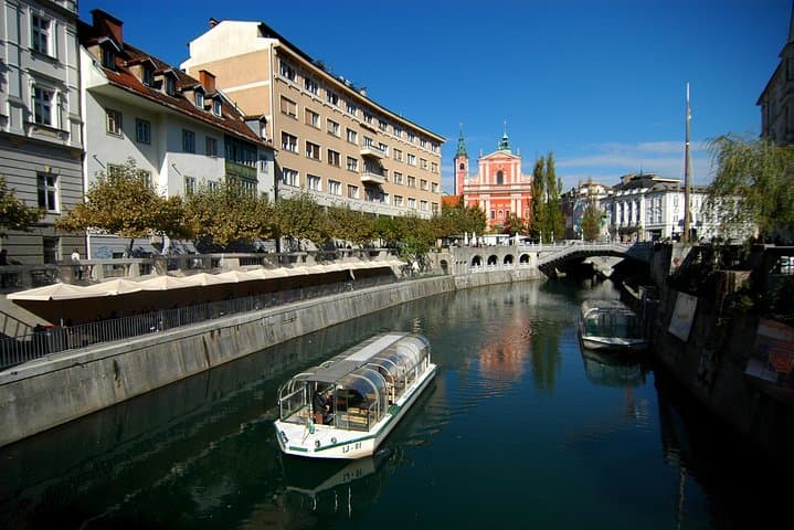 Personalized Ljubljana Walking Tour — Local Guide-Led Old Town Experience photo 6