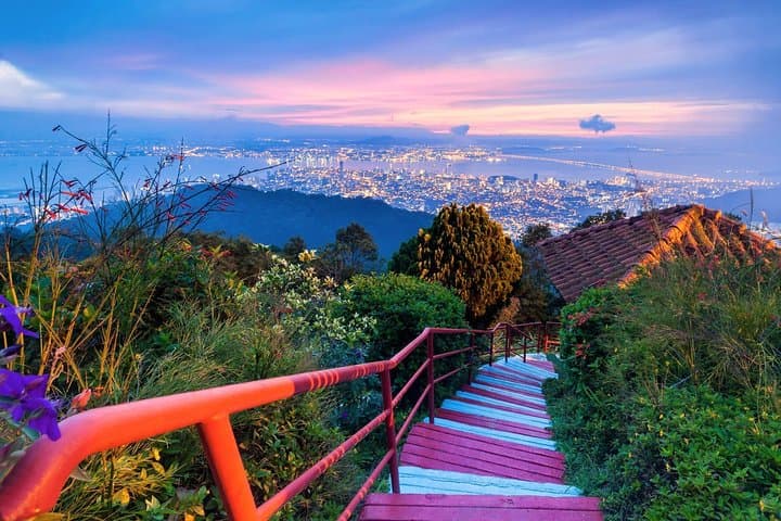 Penang Day Trip: Fast-Lane Penang Hill & Kek Lok Si Temple from George Town photo 4