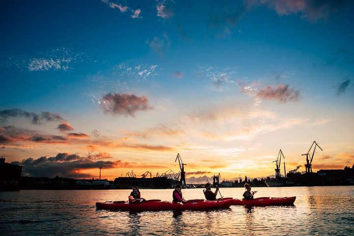 Paddle Gdańsk: Guided Kayak Tour Through the Motława and Granary Island photo 3