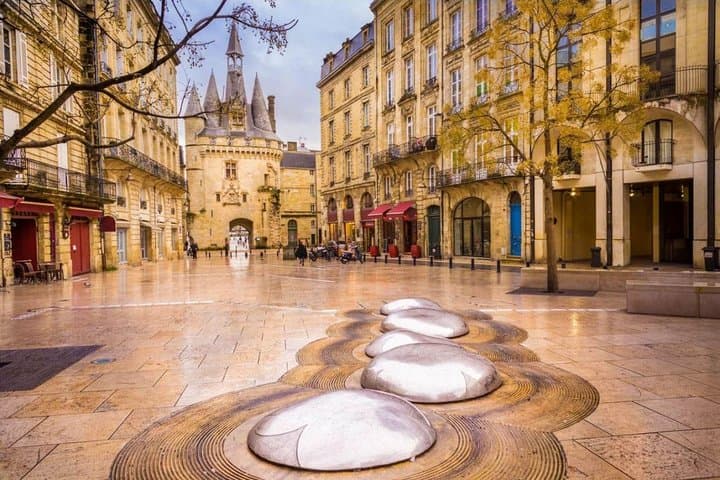 Private Walking Tour of Bordeaux Old District — Grand Théâtre to Place de la Bourse photo 3