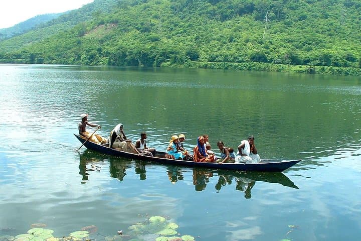 Akosombo & Beads Factory Tour — Lake Volta Dam Visit and Krobo Beads Workshop photo 5