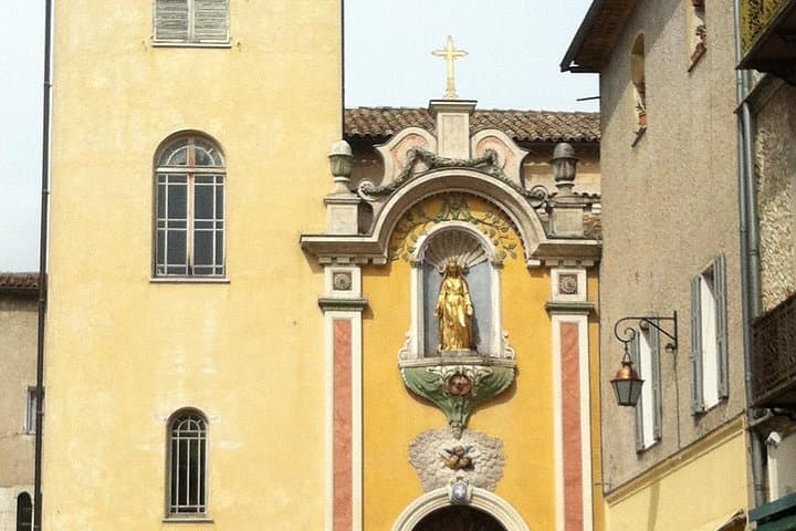 Private Antibes & Saint-Paul-de-Vence Day Tour from Nice: Markets, Marinas & Medieval Streets photo 3