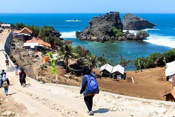 Snorkel Nglambor Beach: Private Tour from Yogyakarta to Pristine Coral Coves photo 3