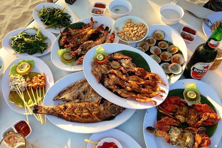Bali Rafting, Ubud & Jimbaran: Ayung River, Monkey Forest and Jimbaran Seafood Day Tour photo 6