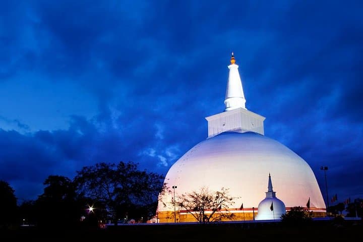 Anuradhapura Buddhist Pilgrimage: Atamasthana & Sacred Sites Tour photo 2