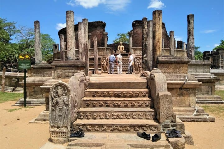 Polonnaruwa Ancient Ruins: A Day Pilgrimage from Anuradhapura photo 2