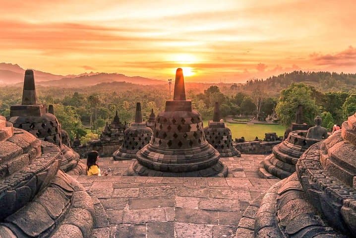 Punthuk Setumbu Sunrise, Borobudur & Mount Merapi Jeep Lava Tour from Yogyakarta