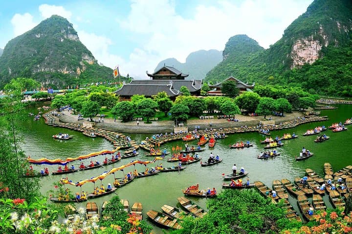 Hoa Lu & Trang An Day Trip from Hanoi — Cave Sampans, Ancient Temples and Countryside Cycling