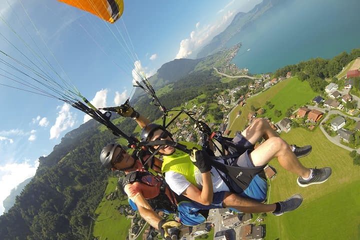 Paragliding Discovery Flight: Lucerne to Engelberg Alpine Views
