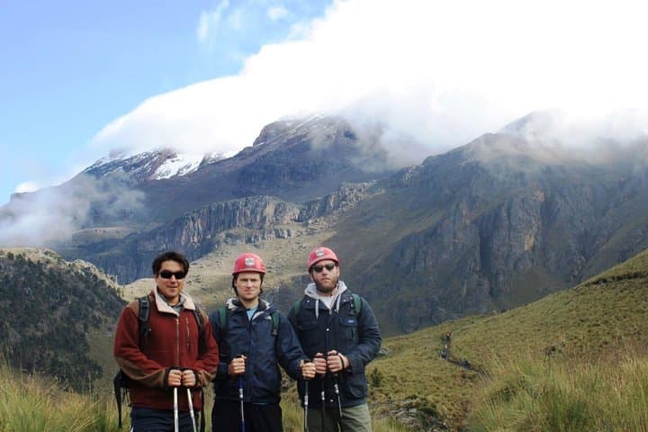 Iztaccihuatl — Ascent to the Refuge of the 100 (4,780 m): A High-Altitude Day from Mexico City