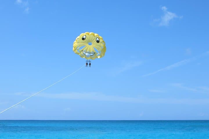 Parasailing Grand Turk: 500-Foot Views Over Reefs & Cays photo 4