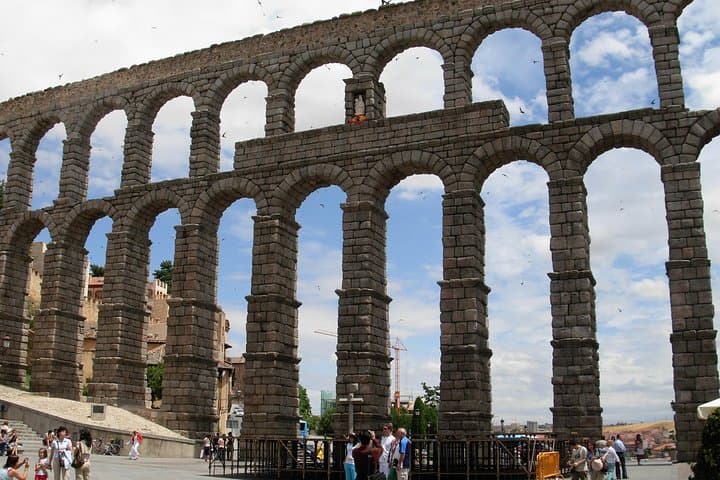 Segovia Walking Tour: Aqueduct, Cathedral & Alcázar in 1–2 Hours photo 5
