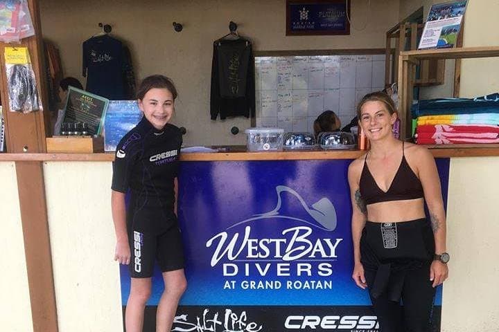 PADI Open Water Scuba Course in Roatán — Learn to Dive the Second-Largest Barrier Reef photo 2