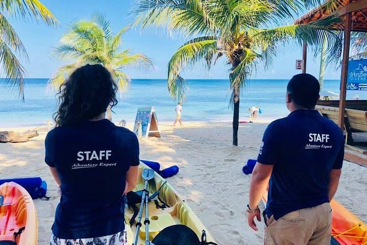 PADI Open Water Scuba Course in Roatán — Learn to Dive the Second-Largest Barrier Reef