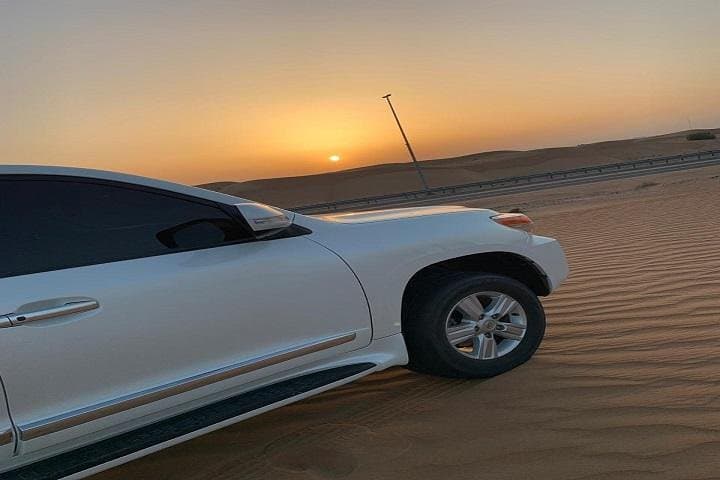 Private Sundowner Dune Safari and Dinner in Dubai's Red Sands