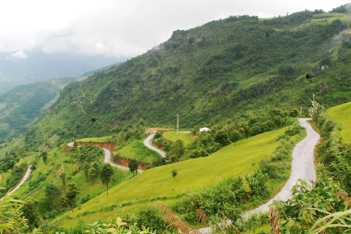 Northwest Loop Motorbike Adventure: 11-Day Riding Route from Hanoi to Ba Be Lake photo 2
