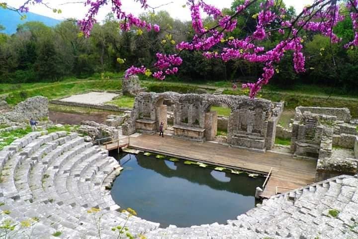 Sarandë Daytrip: Butrint, Ksamil, Blue Eye & Lekuresi Castle
