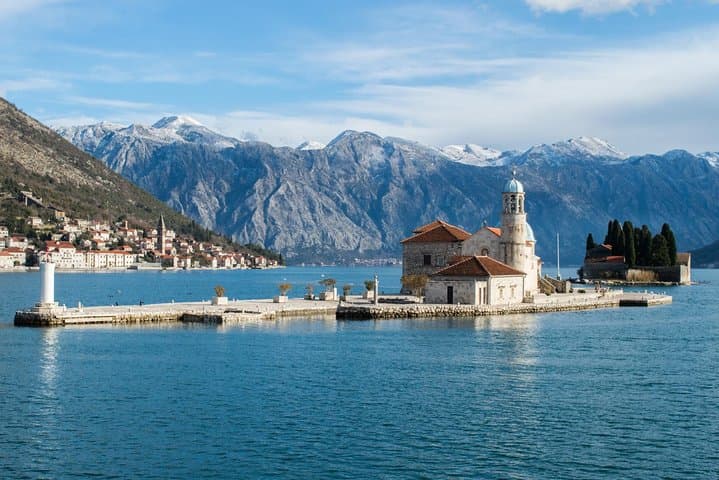 Montenegro Day Trip from Dubrovnik: Private Tour to Perast, Kotor & Budva