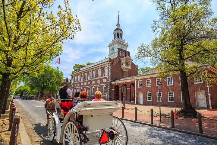 Philadelphia Day Trip from Manhattan by Helicopter: Fast Flight to Revolutionary Sites photo 1
