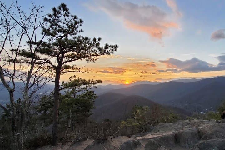 Asheville Guided Sunset Hike to West-Facing Peaks