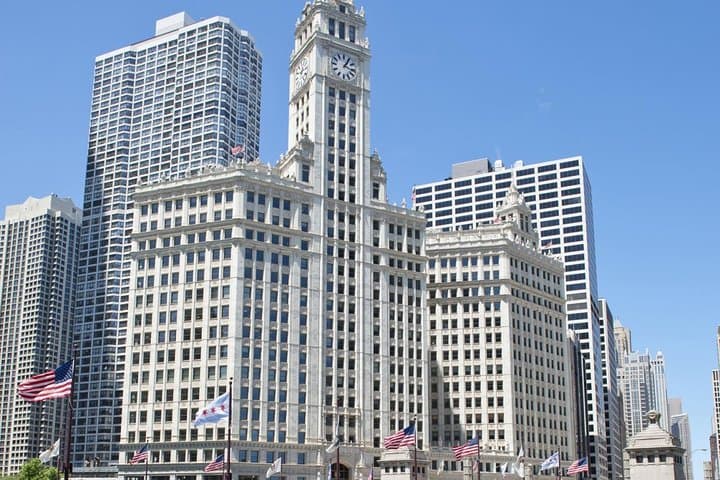 Historic Treasures of Chicago: Guided Architecture Walking Tour on Michigan Avenue photo 6