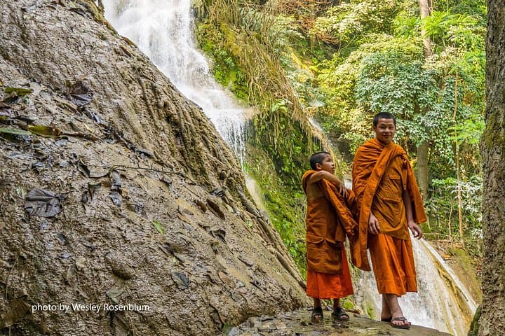 Private Full-Day Kuang Si Waterfall, Markets & Villages Tour from Luang Prabang photo 4