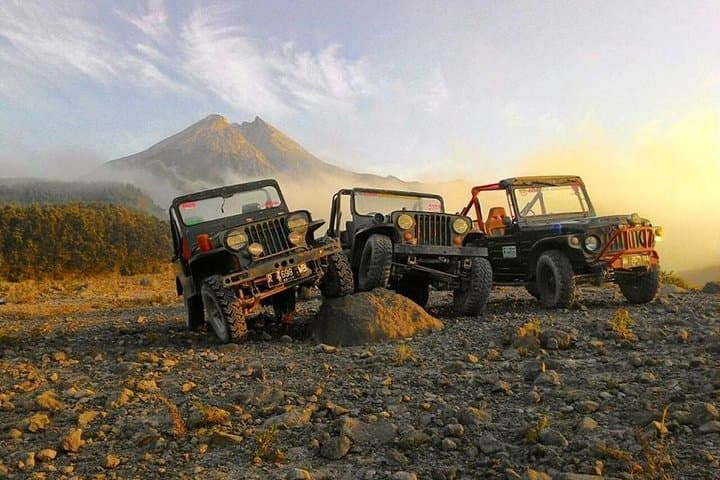 Borobudur Sunrise, Merapi Jeep & Prambanan Day Tour