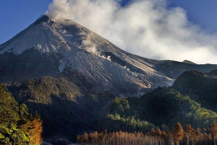 Borobudur Sunrise, Merapi Jeep & Prambanan Day Tour photo 2
