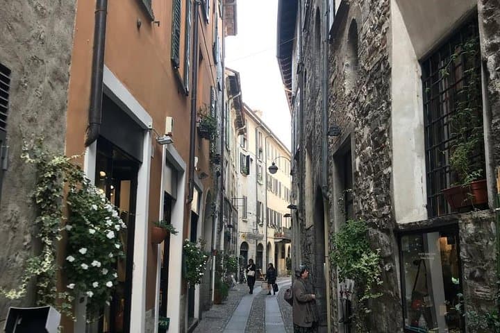 Discover Lake Como by eBike: iPad-Guided City Tour in Como photo 6