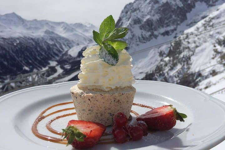 Monte Bianco Skyway: Courmayeur to Punta Helbronner Cable Car Experience photo 2